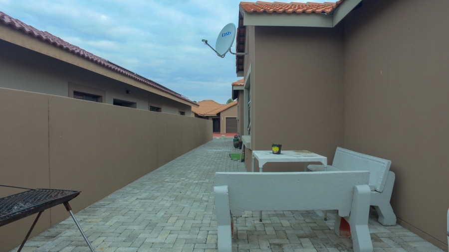 4 Bedroom Property for Sale in Waterkloof East North West